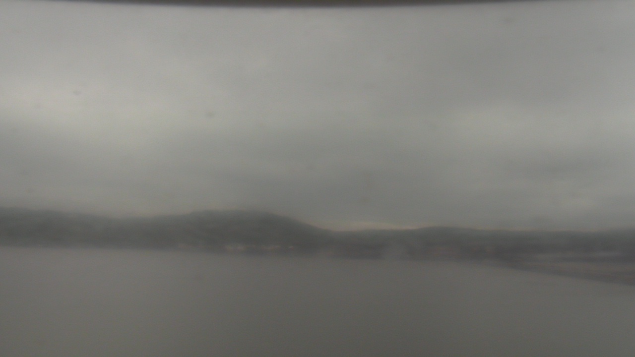 Thumbnail for current weather camera view from Wyndham Garden Lake Guntersville in Guntersville, Alabama