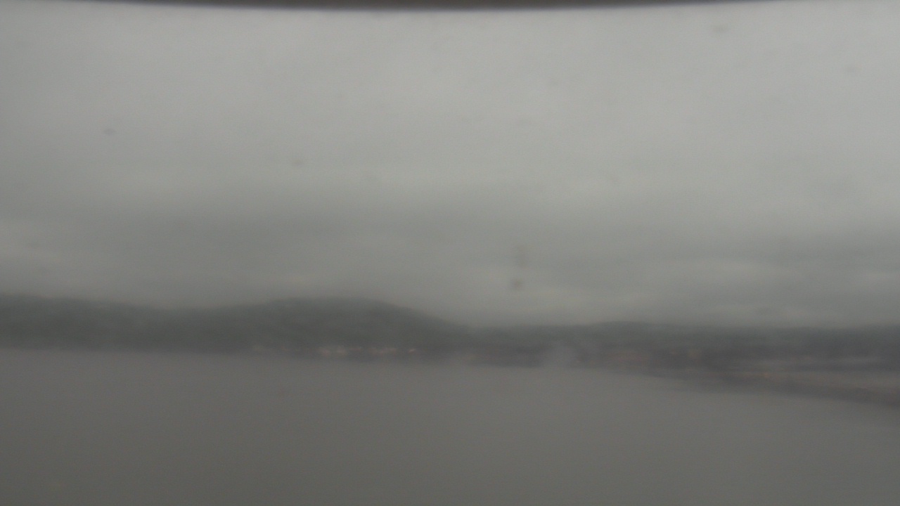 Thumbnail for current weather camera view from Wyndham Garden Lake Guntersville in Guntersville, Alabama