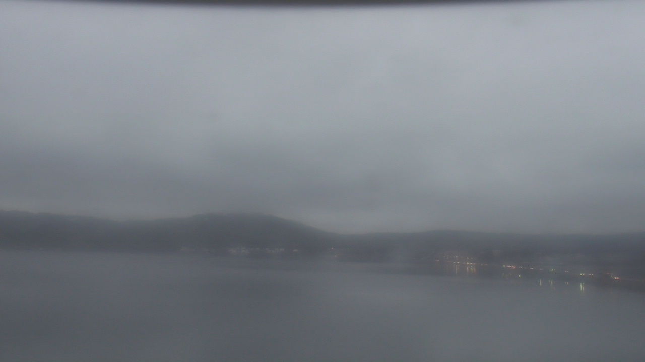 Thumbnail for current weather camera view from Wyndham Garden Lake Guntersville in Guntersville, Alabama