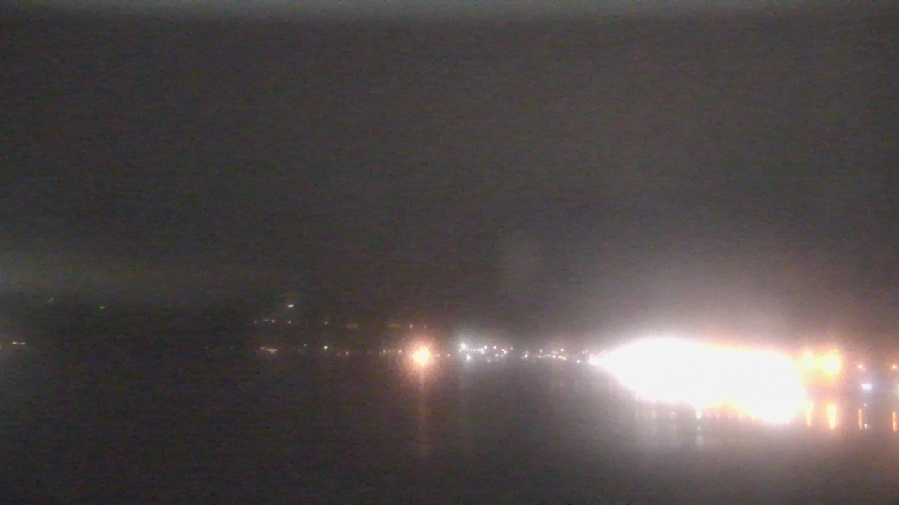 Thumbnail for current weather camera view from Wyndham Garden Lake Guntersville in Guntersville, Alabama