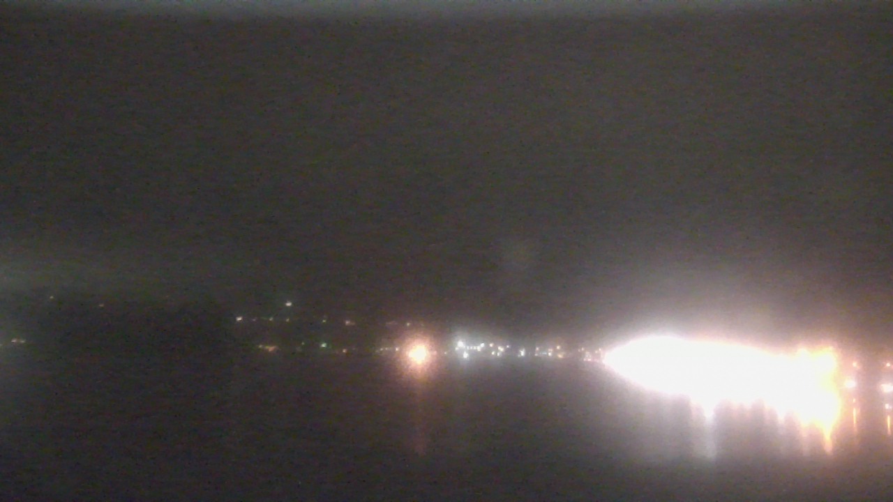 Thumbnail for current weather camera view from Wyndham Garden Lake Guntersville in Guntersville, Alabama