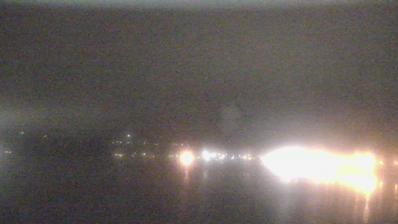 Thumbnail for current weather camera view from Wyndham Garden Lake Guntersville in Guntersville, Alabama