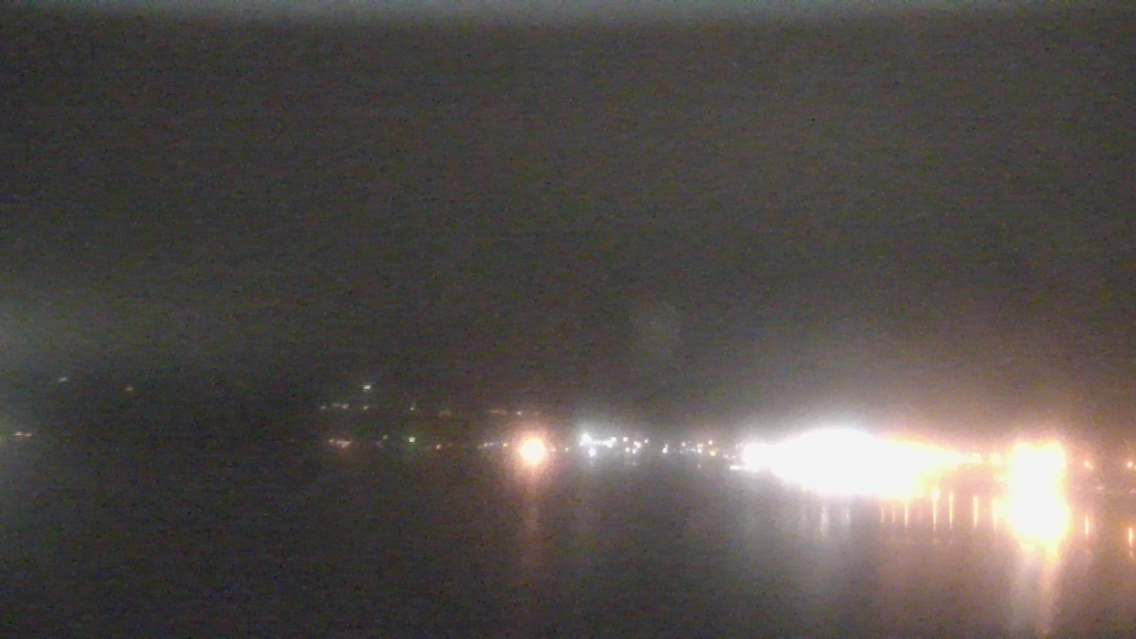 Thumbnail for current weather camera view from Wyndham Garden Lake Guntersville in Guntersville, Alabama