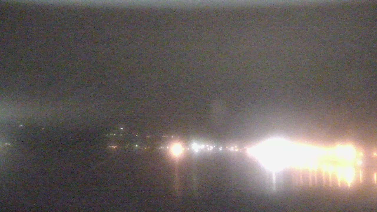 Thumbnail for current weather camera view from Wyndham Garden Lake Guntersville in Guntersville, Alabama