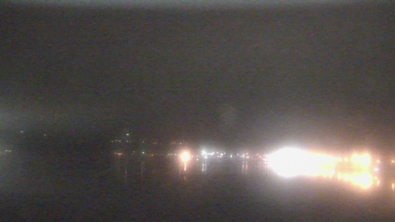 Thumbnail for current weather camera view from Wyndham Garden Lake Guntersville in Guntersville, Alabama