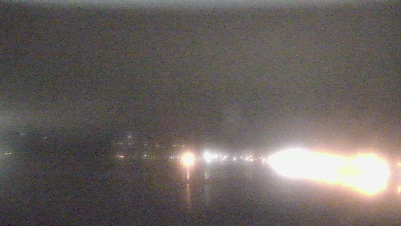 Thumbnail for current weather camera view from Wyndham Garden Lake Guntersville in Guntersville, Alabama