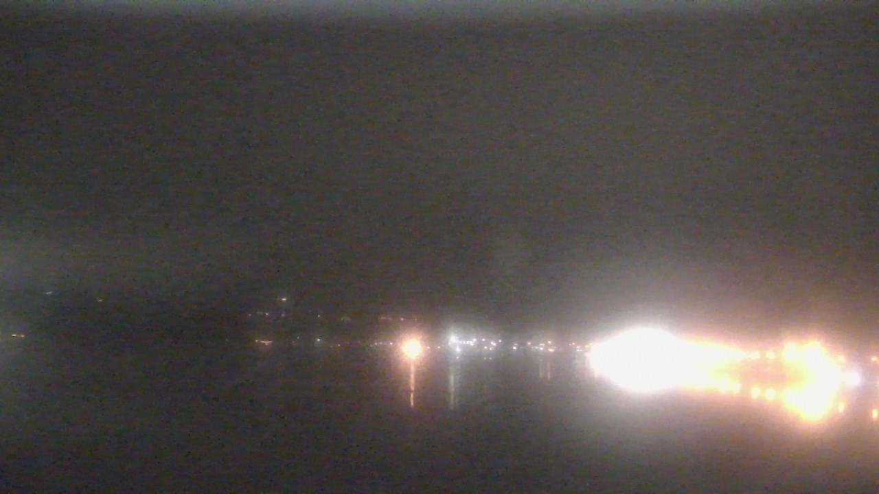 Thumbnail for current weather camera view from Wyndham Garden Lake Guntersville in Guntersville, Alabama