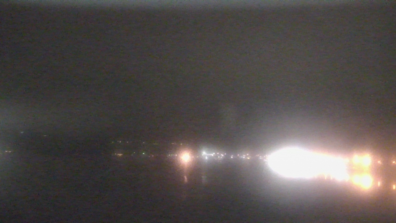 Thumbnail for current weather camera view from Wyndham Garden Lake Guntersville in Guntersville, Alabama