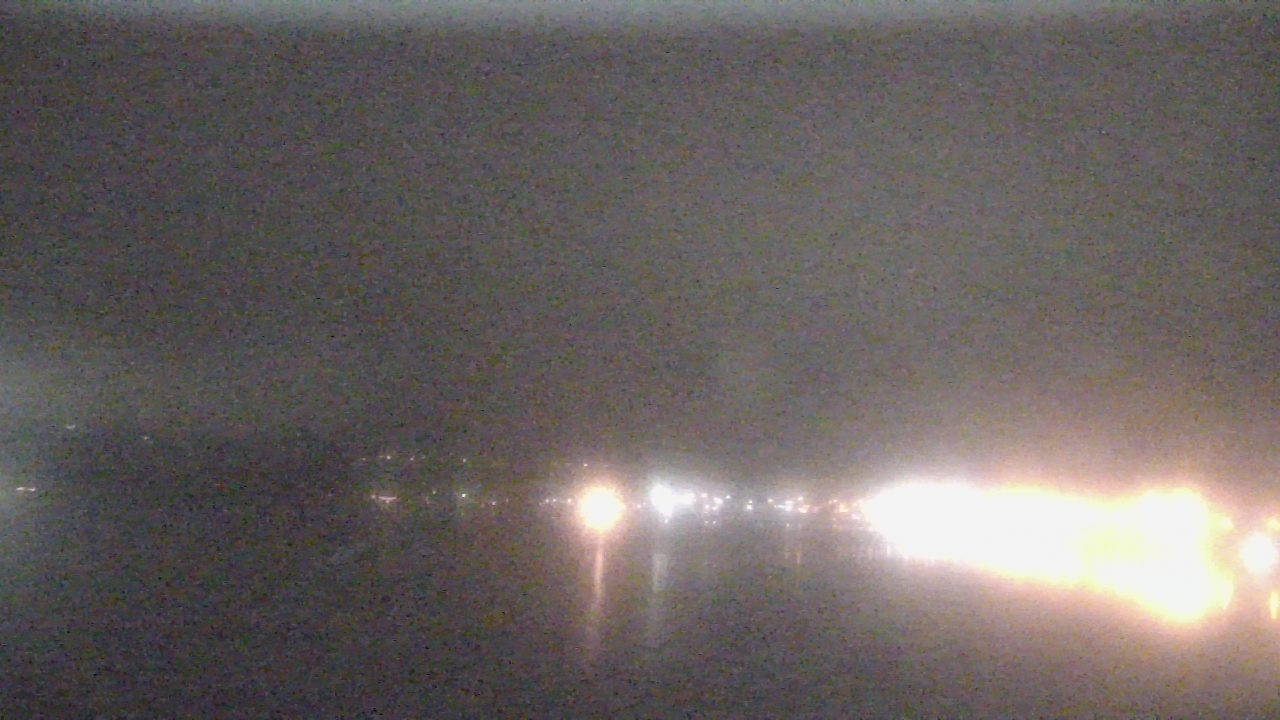Thumbnail for current weather camera view from Wyndham Garden Lake Guntersville in Guntersville, Alabama