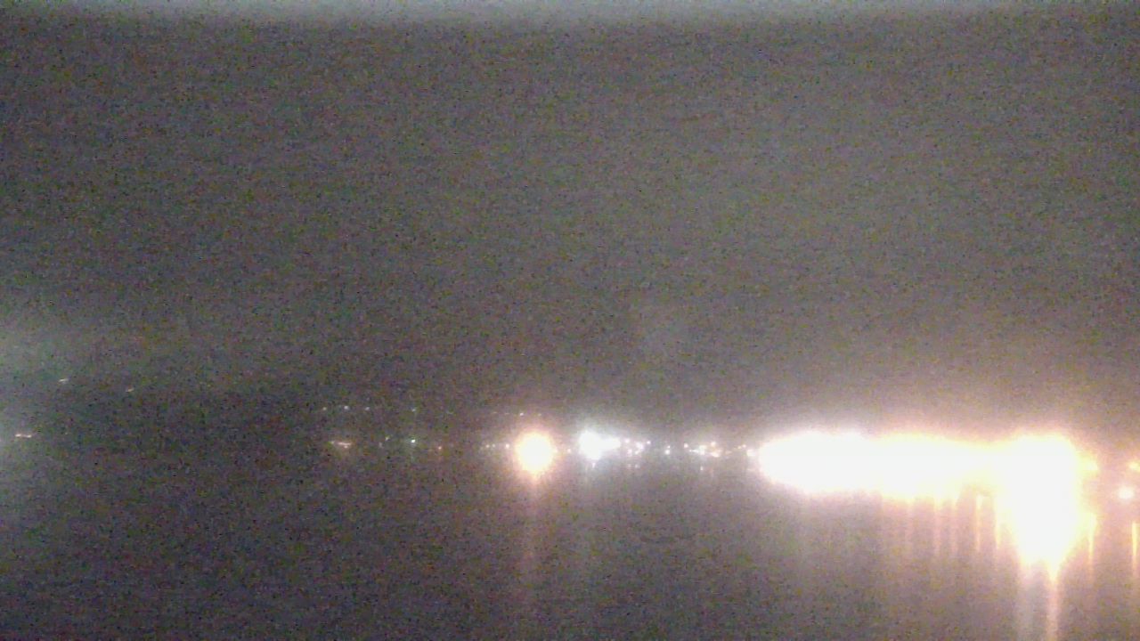 Thumbnail for current weather camera view from Wyndham Garden Lake Guntersville in Guntersville, Alabama