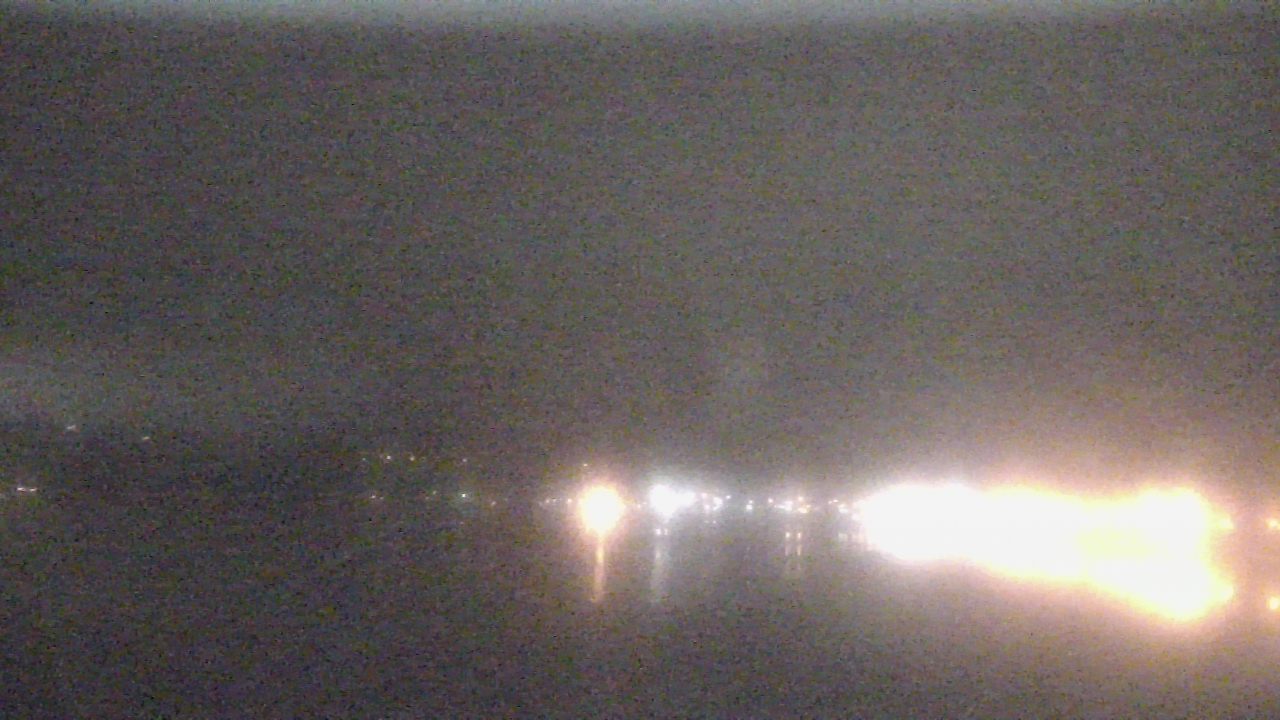 Thumbnail for current weather camera view from Wyndham Garden Lake Guntersville in Guntersville, Alabama