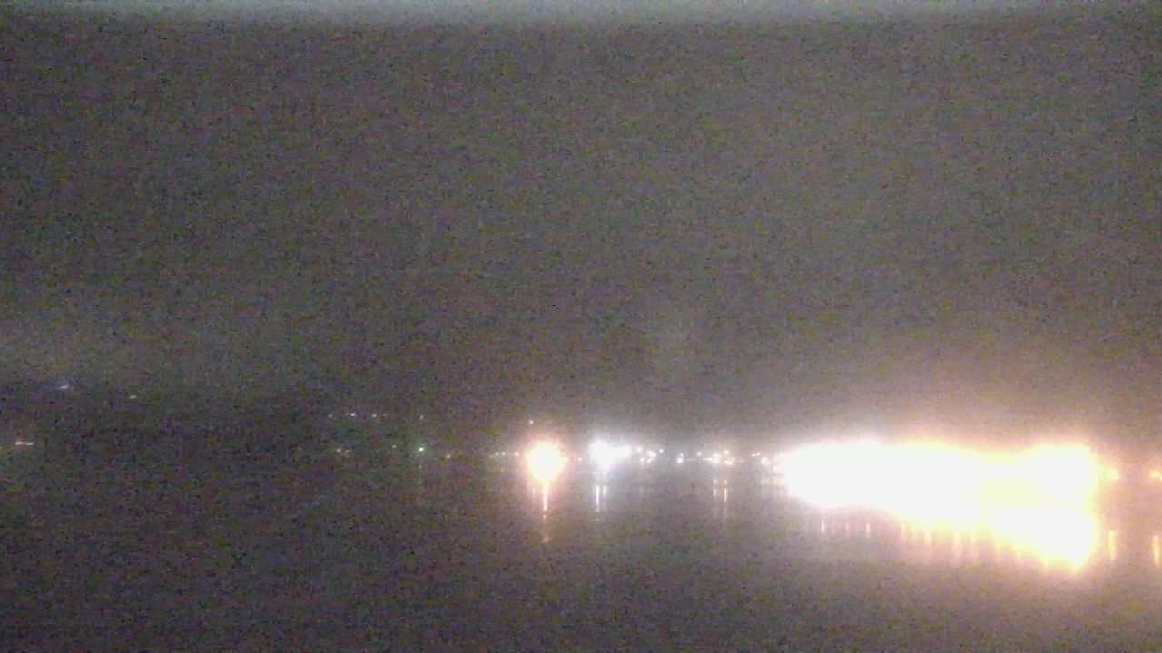 Thumbnail for current weather camera view from Wyndham Garden Lake Guntersville in Guntersville, Alabama