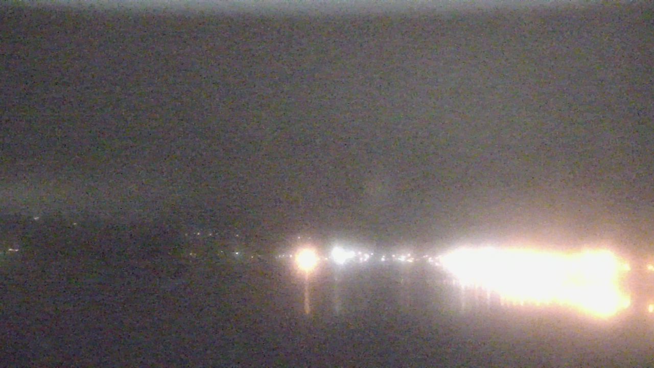 Thumbnail for current weather camera view from Wyndham Garden Lake Guntersville in Guntersville, Alabama