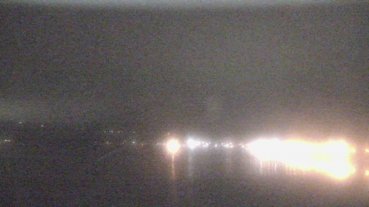 Thumbnail for current weather camera view from Wyndham Garden Lake Guntersville in Guntersville, Alabama