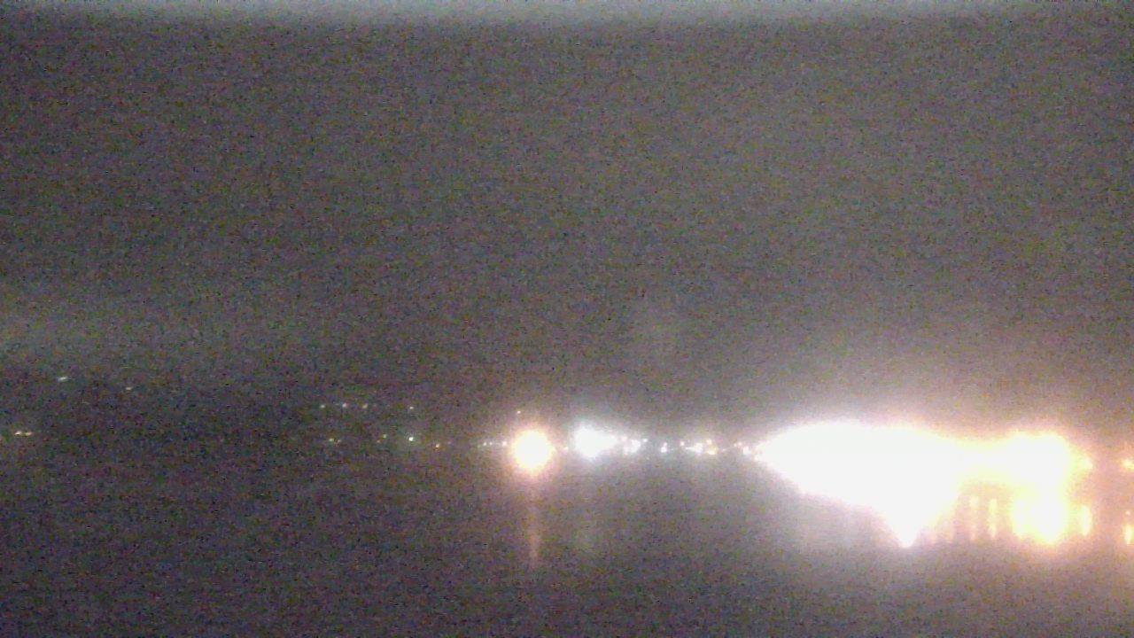 Thumbnail for current weather camera view from Wyndham Garden Lake Guntersville in Guntersville, Alabama