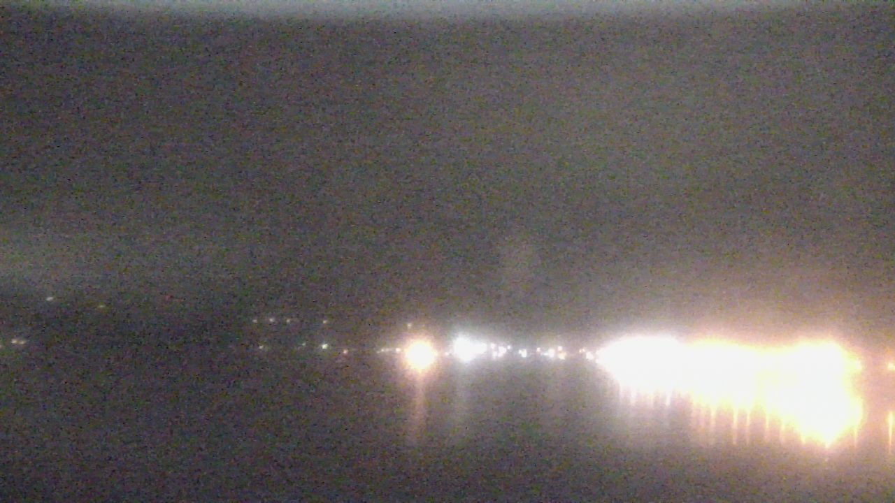 Thumbnail for current weather camera view from Wyndham Garden Lake Guntersville in Guntersville, Alabama