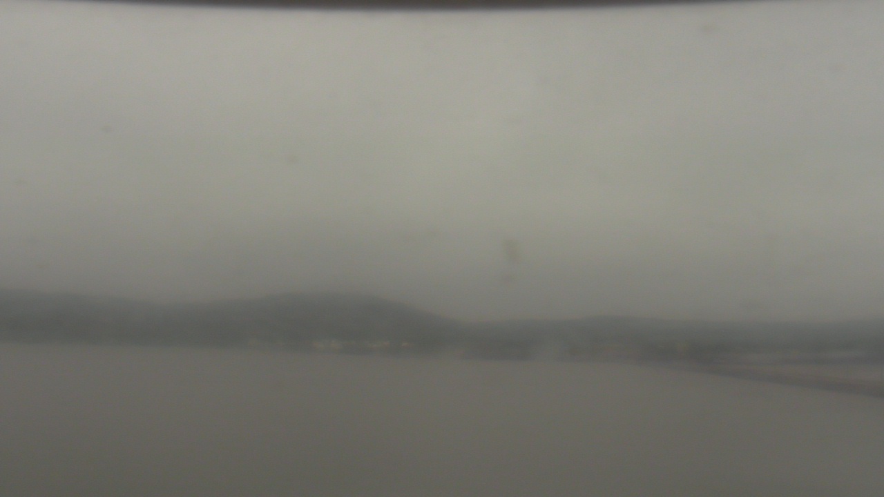 Thumbnail for current weather camera view from Wyndham Garden Lake Guntersville in Guntersville, Alabama