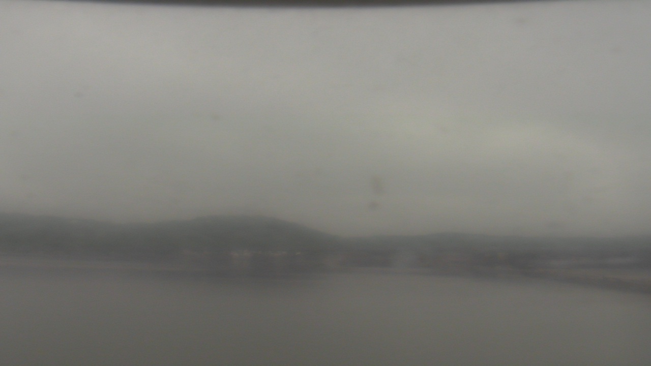 Thumbnail for current weather camera view from Wyndham Garden Lake Guntersville in Guntersville, Alabama