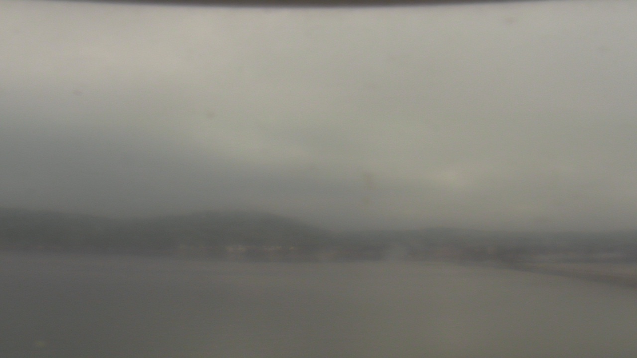 Thumbnail for current weather camera view from Wyndham Garden Lake Guntersville in Guntersville, Alabama