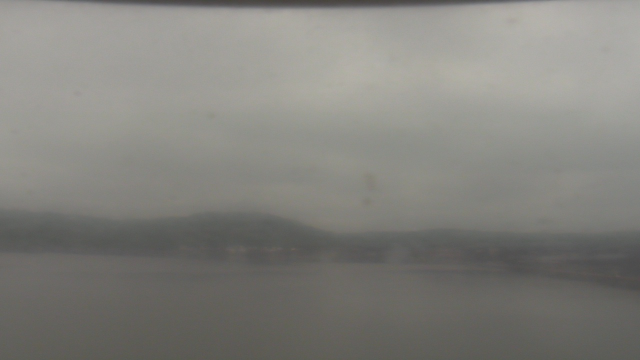 Thumbnail for current weather camera view from Wyndham Garden Lake Guntersville in Guntersville, Alabama