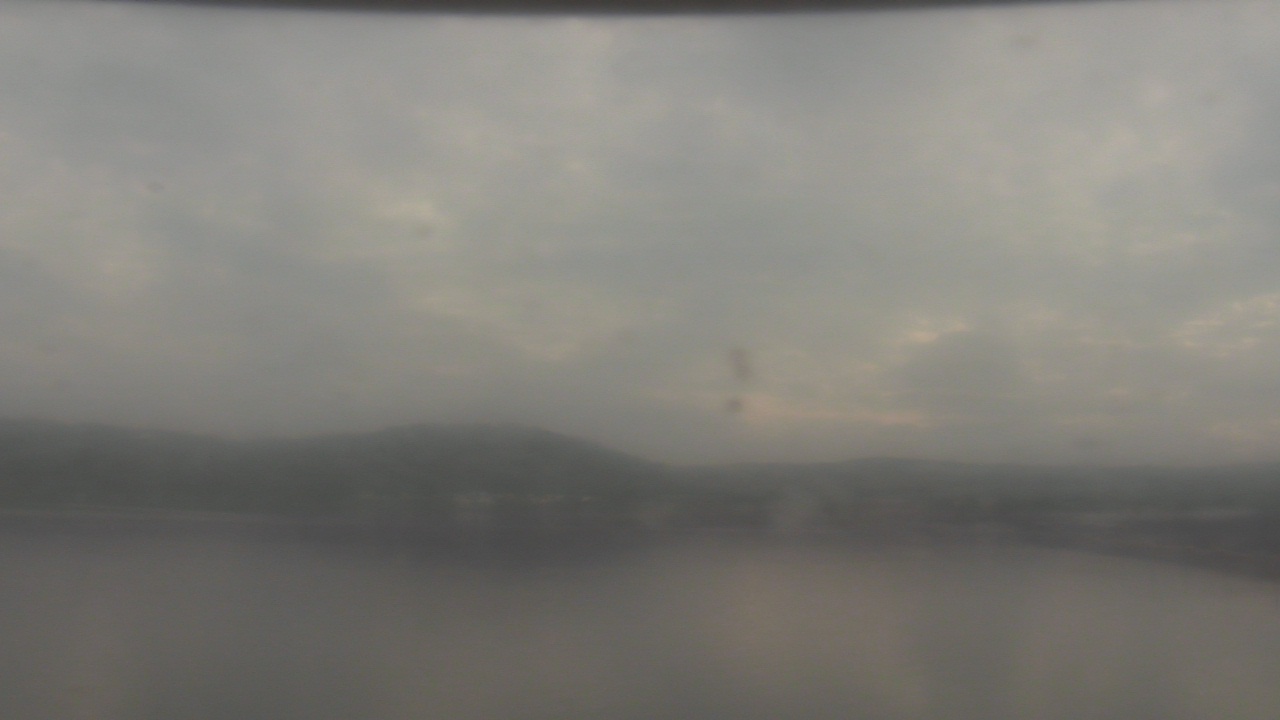 Thumbnail for current weather camera view from Wyndham Garden Lake Guntersville in Guntersville, Alabama