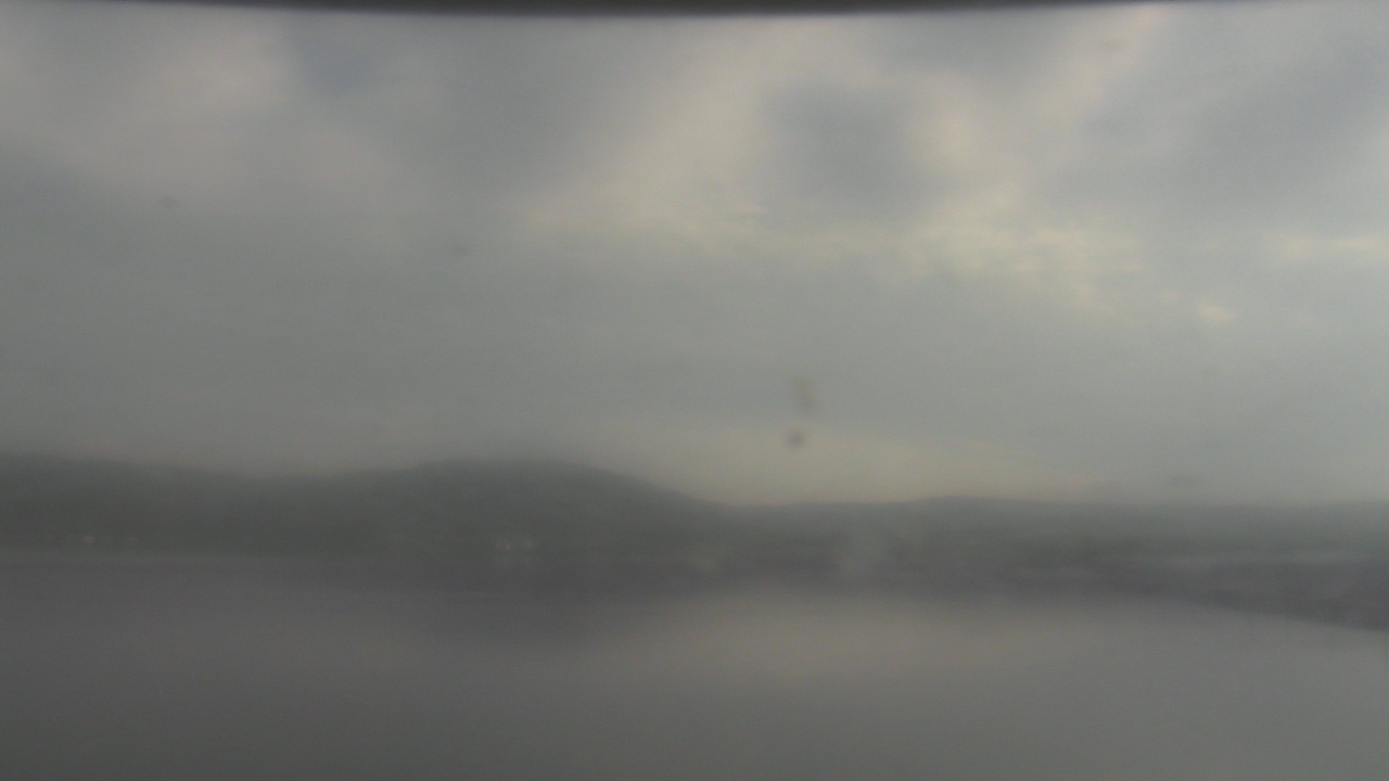 Thumbnail for current weather camera view from Wyndham Garden Lake Guntersville in Guntersville, Alabama