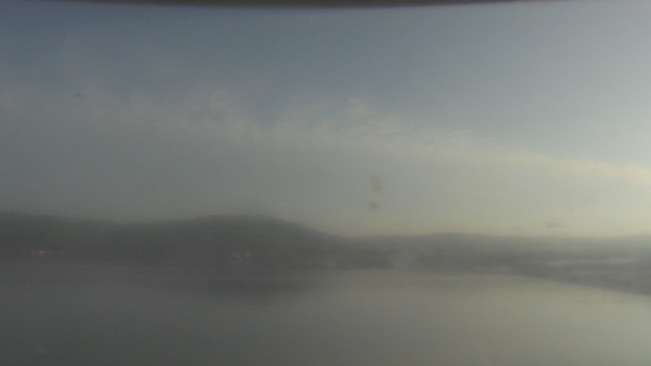 Thumbnail for current weather camera view from Wyndham Garden Lake Guntersville in Guntersville, Alabama