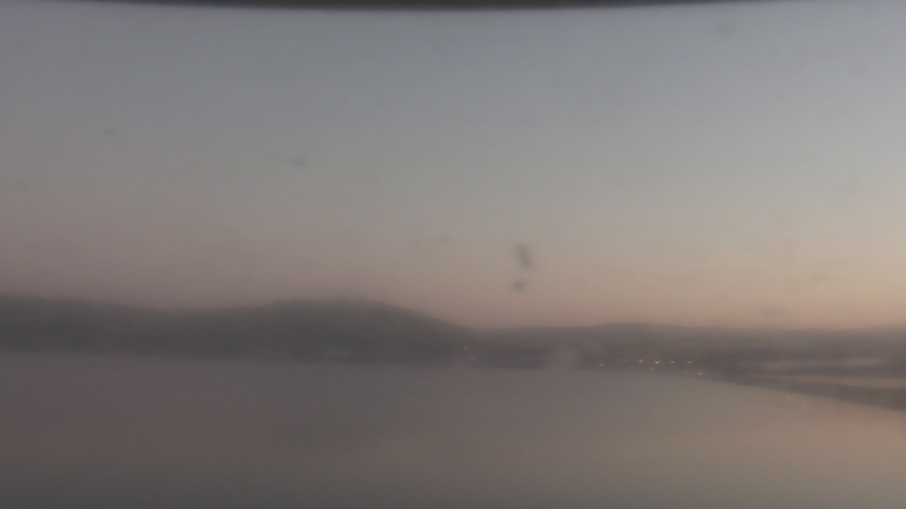 Thumbnail for current weather camera view from Wyndham Garden Lake Guntersville in Guntersville, Alabama