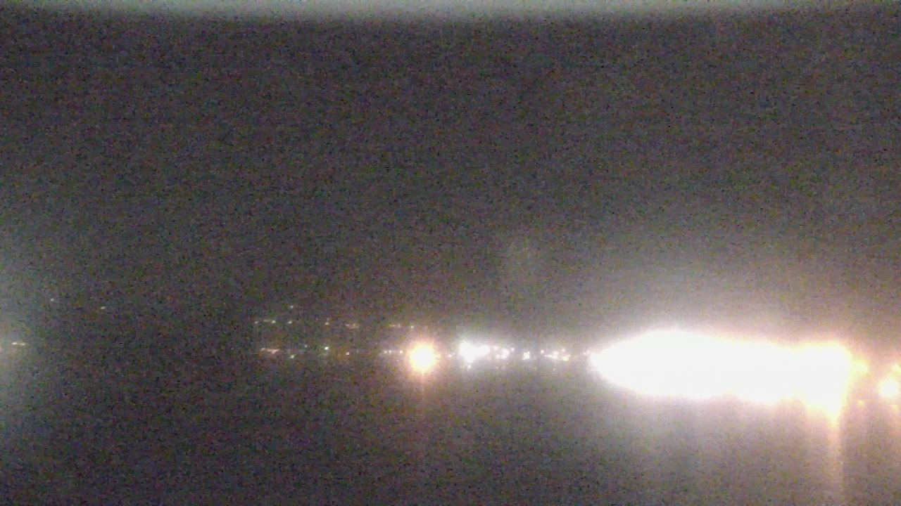 Thumbnail for current weather camera view from Wyndham Garden Lake Guntersville in Guntersville, Alabama