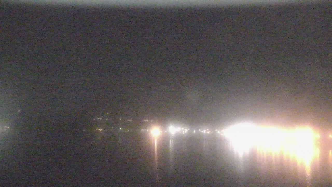 Thumbnail for current weather camera view from Wyndham Garden Lake Guntersville in Guntersville, Alabama