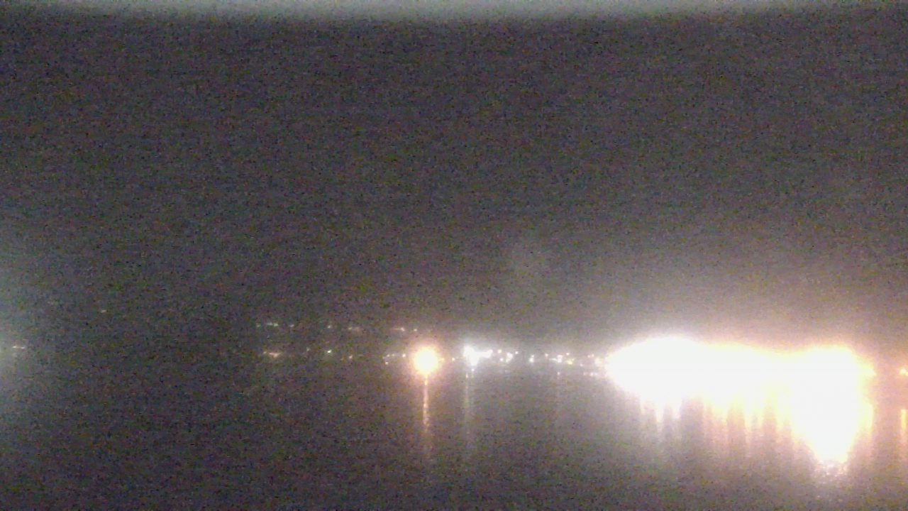 Thumbnail for current weather camera view from Wyndham Garden Lake Guntersville in Guntersville, Alabama