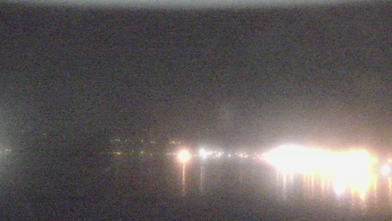 Thumbnail for current weather camera view from Wyndham Garden Lake Guntersville in Guntersville, Alabama