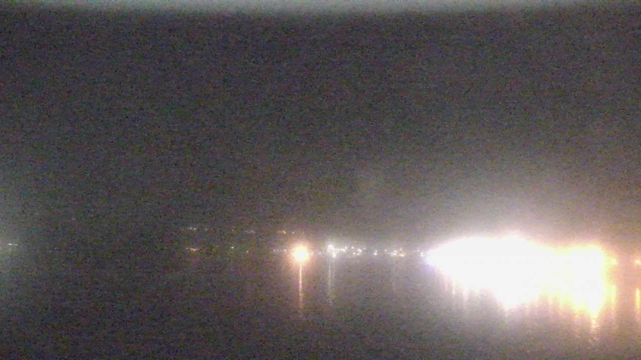 Thumbnail for current weather camera view from Wyndham Garden Lake Guntersville in Guntersville, Alabama