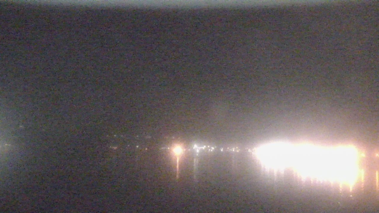 Thumbnail for current weather camera view from Wyndham Garden Lake Guntersville in Guntersville, Alabama