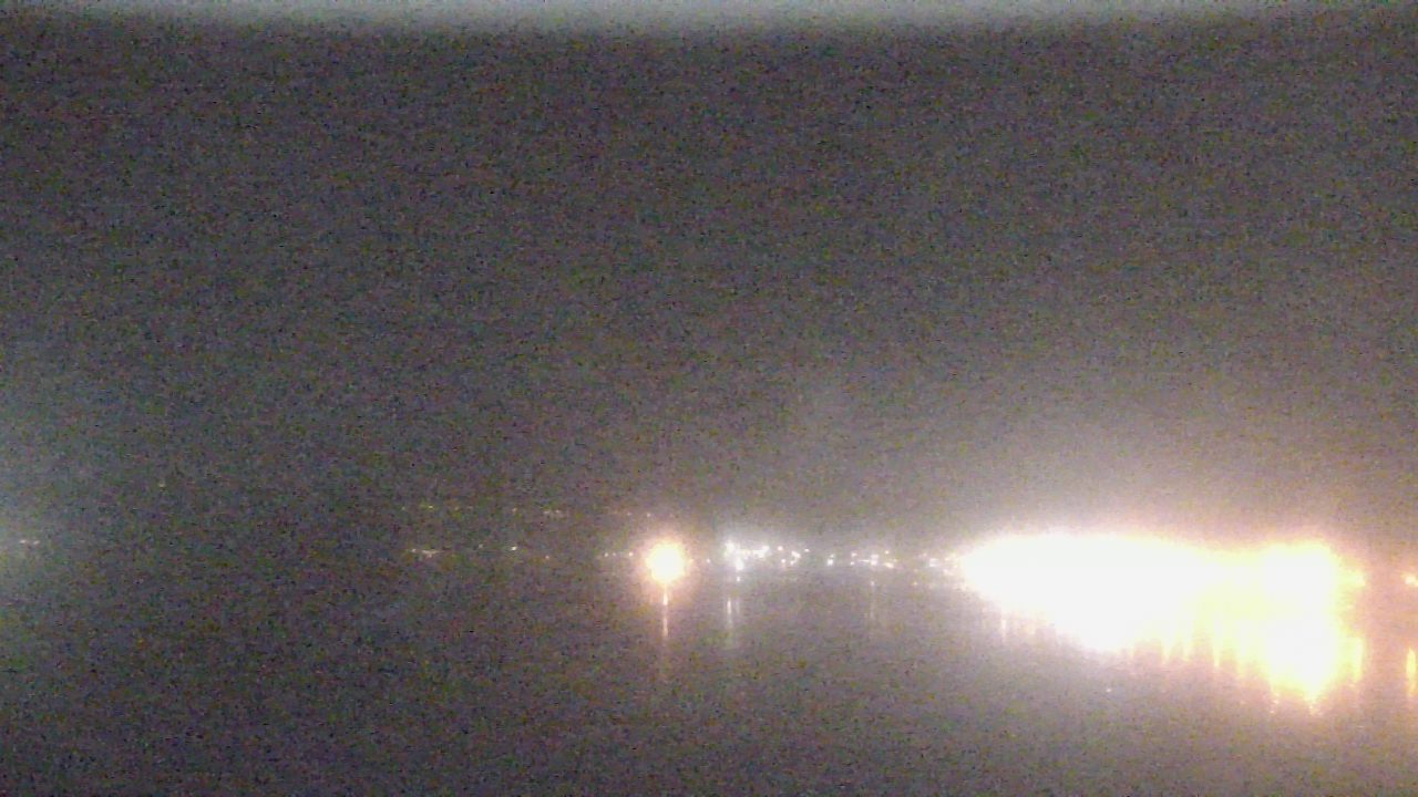 Thumbnail for current weather camera view from Wyndham Garden Lake Guntersville in Guntersville, Alabama