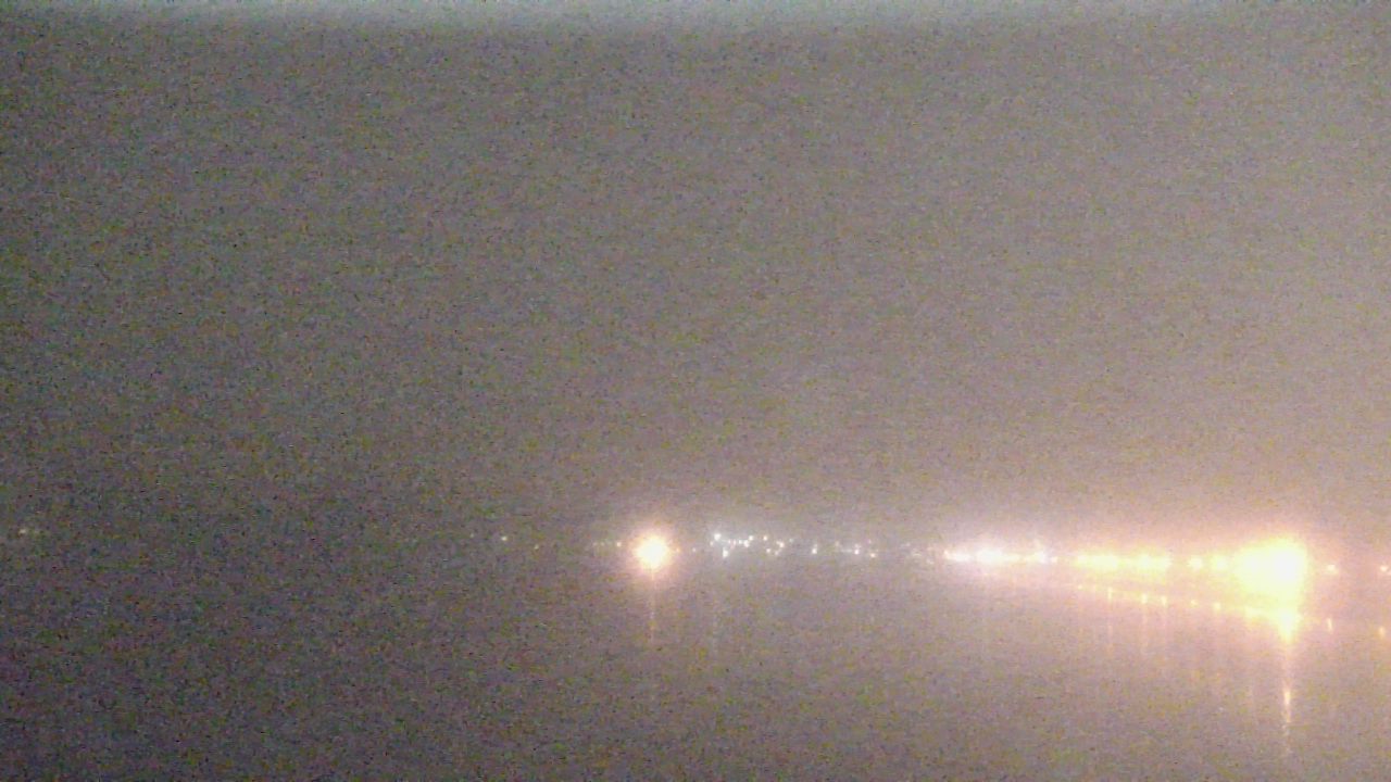 Thumbnail for current weather camera view from Wyndham Garden Lake Guntersville in Guntersville, Alabama