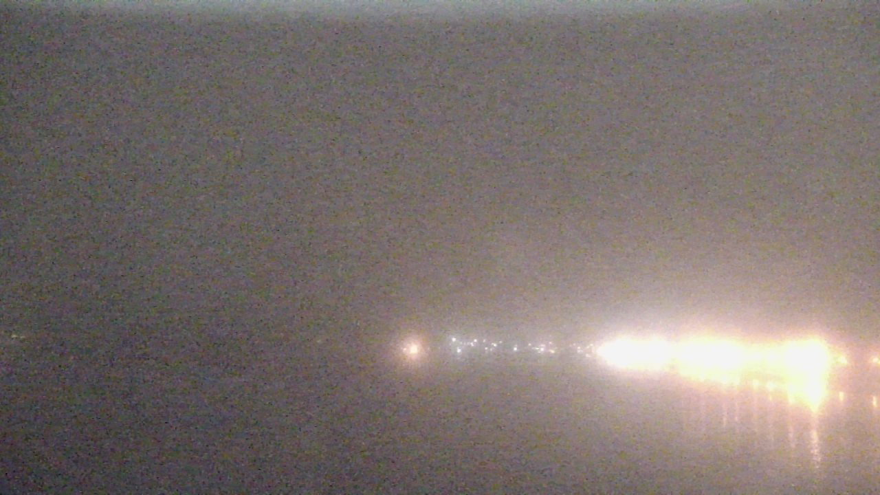 Thumbnail for current weather camera view from Wyndham Garden Lake Guntersville in Guntersville, Alabama