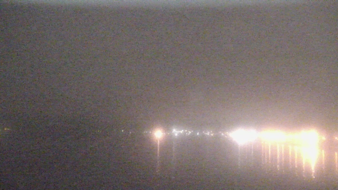 Thumbnail for current weather camera view from Wyndham Garden Lake Guntersville in Guntersville, Alabama