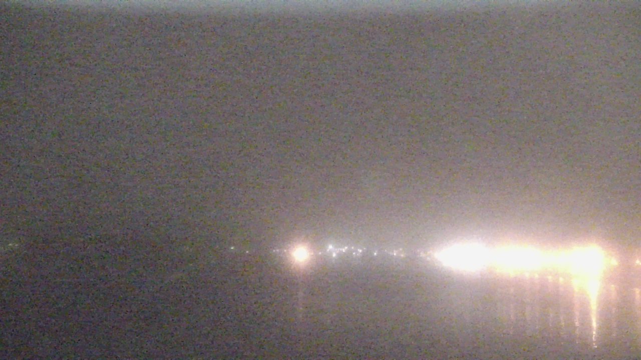 Thumbnail for current weather camera view from Wyndham Garden Lake Guntersville in Guntersville, Alabama