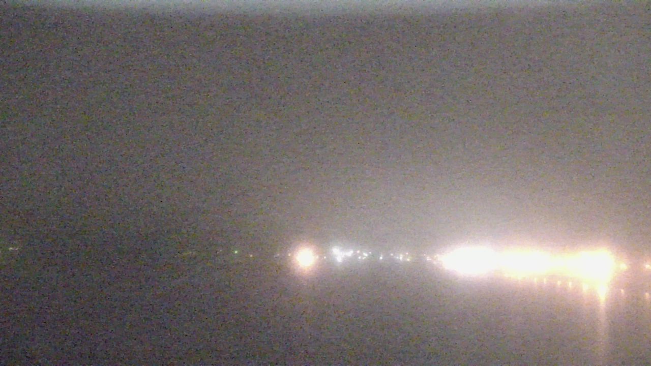 Thumbnail for current weather camera view from Wyndham Garden Lake Guntersville in Guntersville, Alabama