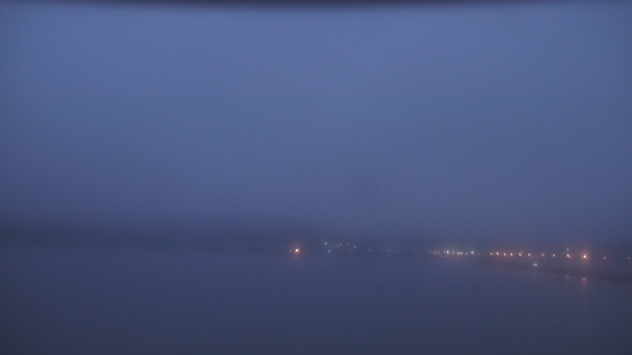 Thumbnail for current weather camera view from Wyndham Garden Lake Guntersville in Guntersville, Alabama