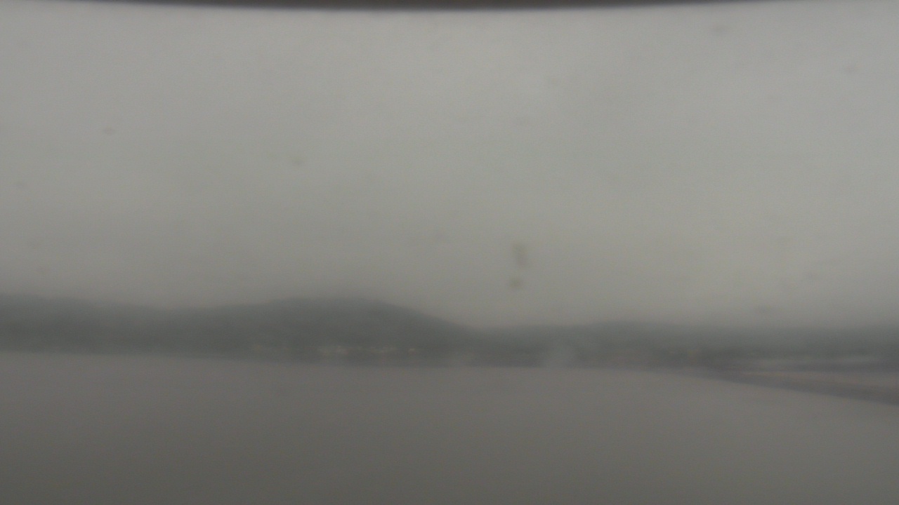 Thumbnail for current weather camera view from Wyndham Garden Lake Guntersville in Guntersville, Alabama