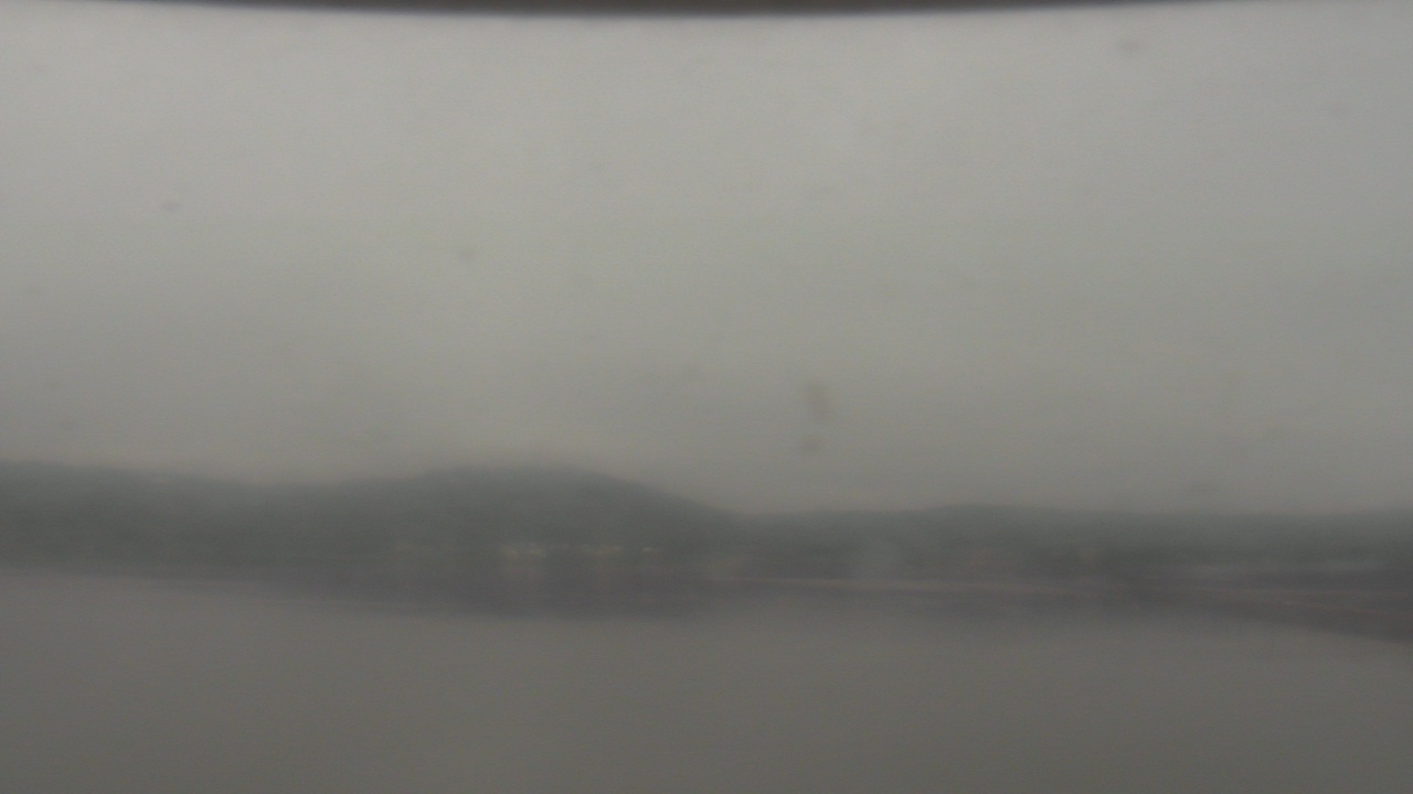 Thumbnail for current weather camera view from Wyndham Garden Lake Guntersville in Guntersville, Alabama