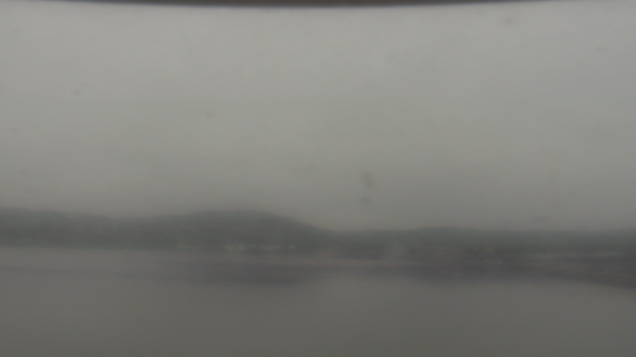 Thumbnail for current weather camera view from Wyndham Garden Lake Guntersville in Guntersville, Alabama