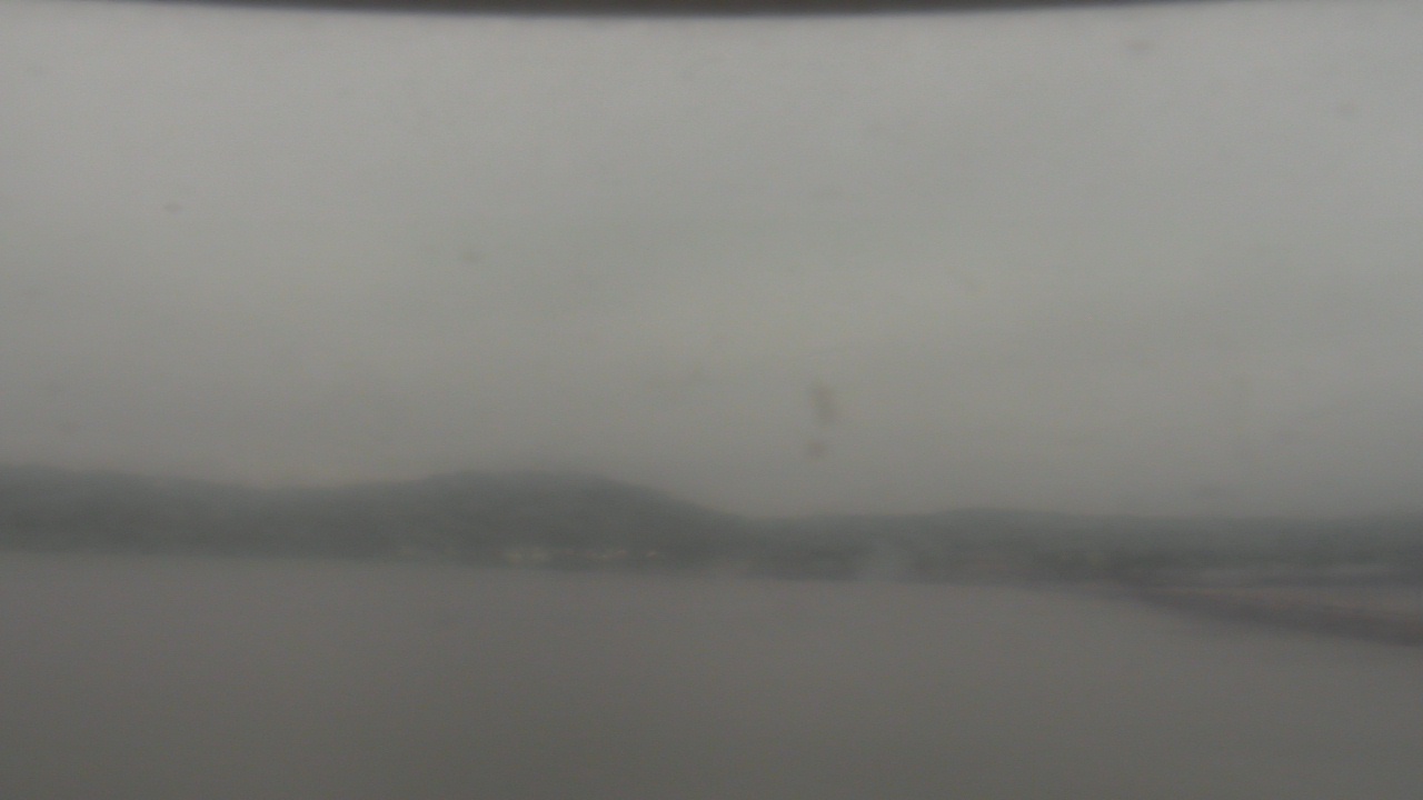 Thumbnail for current weather camera view from Wyndham Garden Lake Guntersville in Guntersville, Alabama