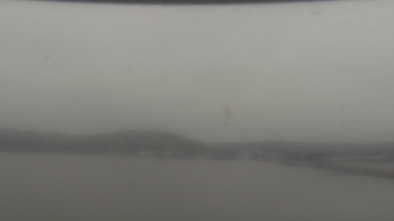 Thumbnail for current weather camera view from Wyndham Garden Lake Guntersville in Guntersville, Alabama