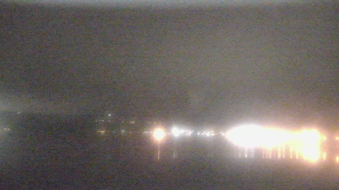 Thumbnail for current weather camera view from Wyndham Garden Lake Guntersville in Guntersville, Alabama