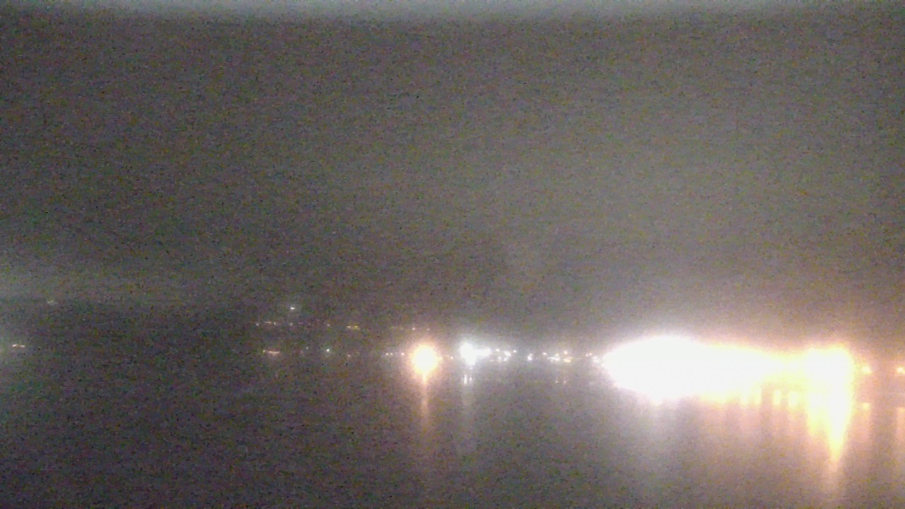 Thumbnail for current weather camera view from Wyndham Garden Lake Guntersville in Guntersville, Alabama
