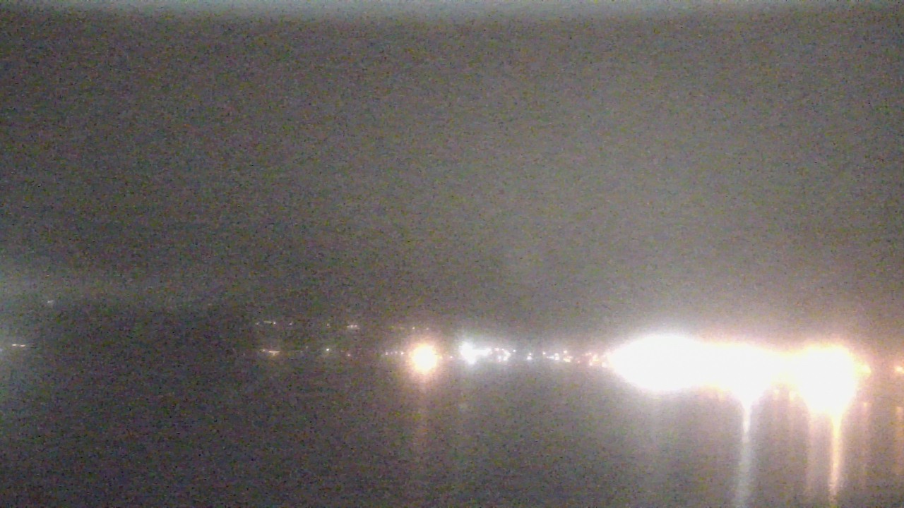 Thumbnail for current weather camera view from Wyndham Garden Lake Guntersville in Guntersville, Alabama