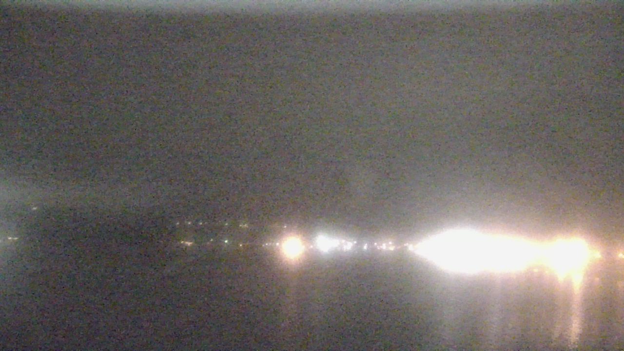 Thumbnail for current weather camera view from Wyndham Garden Lake Guntersville in Guntersville, Alabama